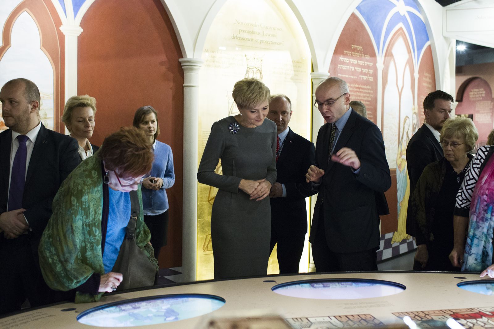 Agata Duda podczas wizyty na wystawie stałej w Muzeum POLIN.
