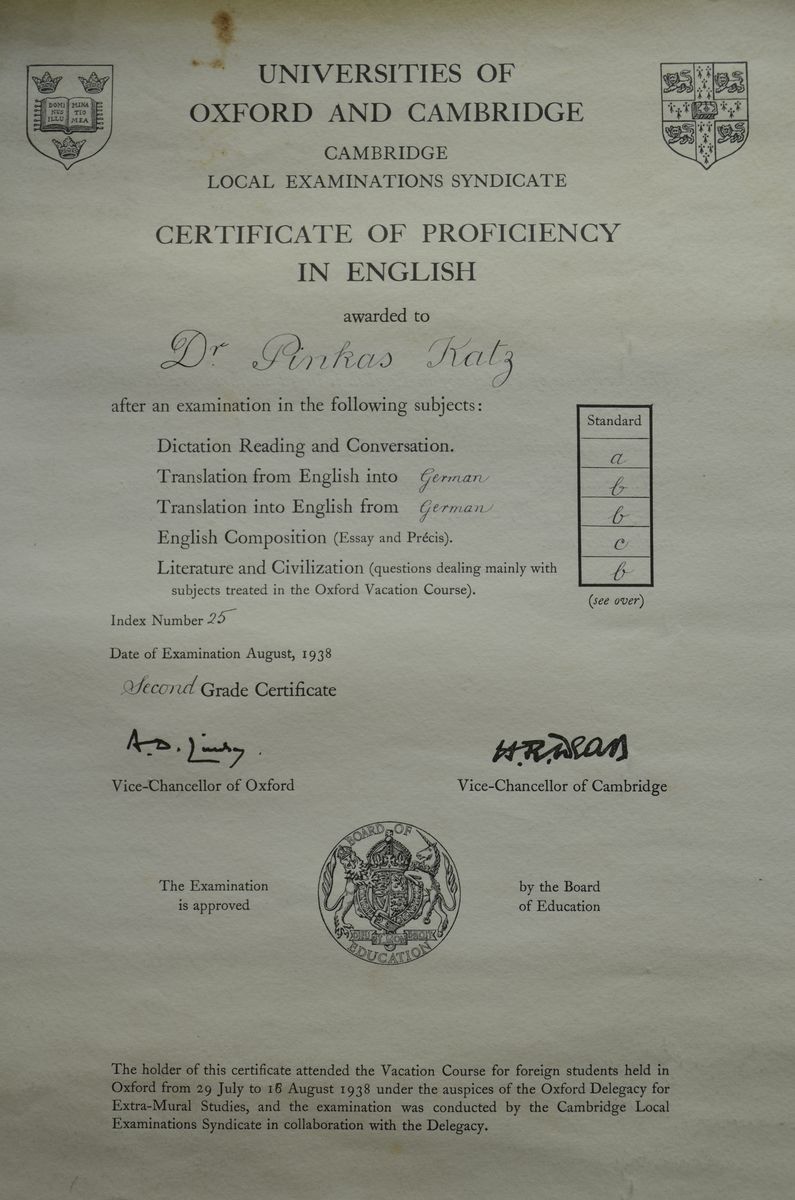 Certyfikat biegłości w języku angielskim Pinkasa Katza. Wydany przez uniwersytety Oxford i Cambridge.