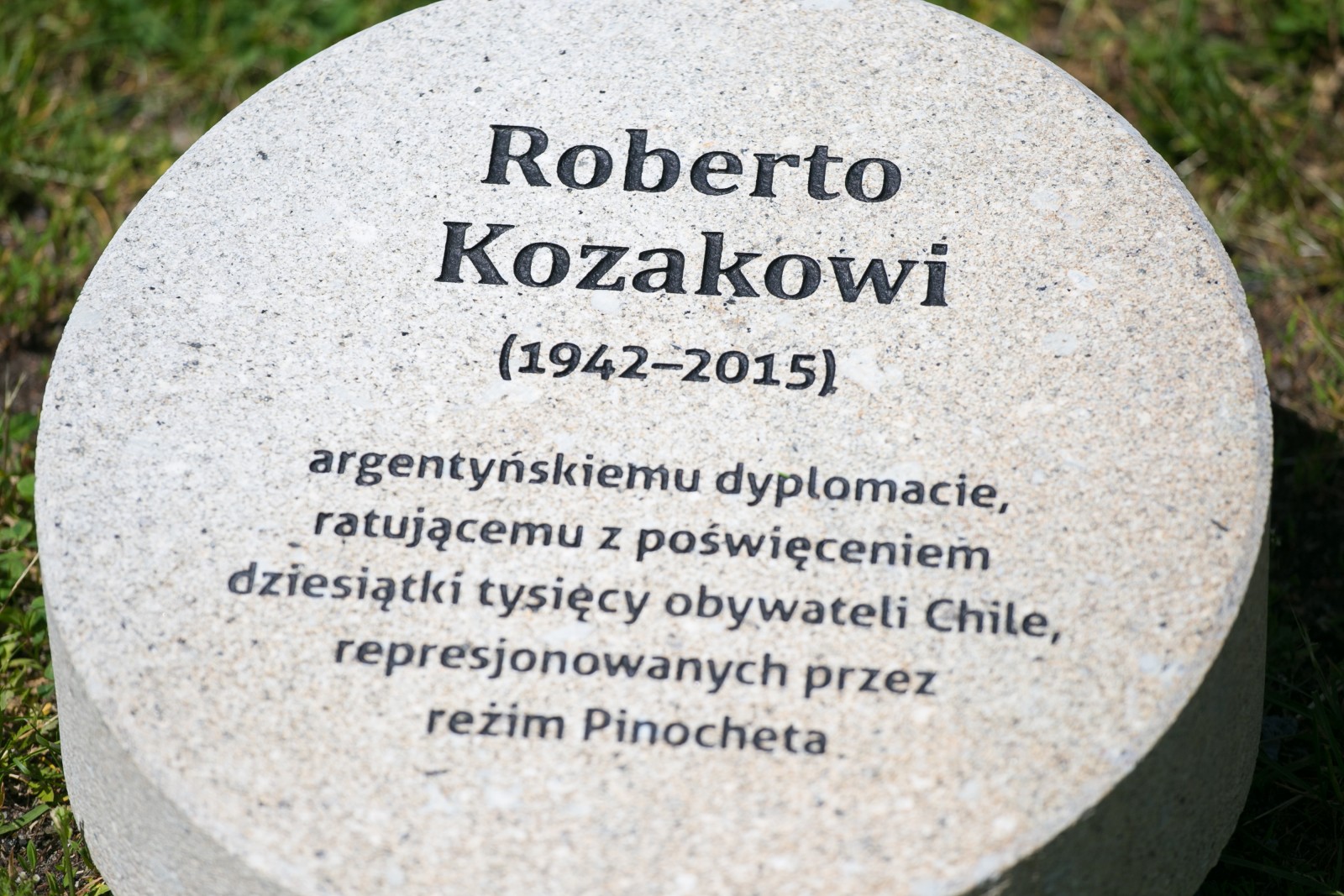 Kamień upamiętniający Roberto Kozaka