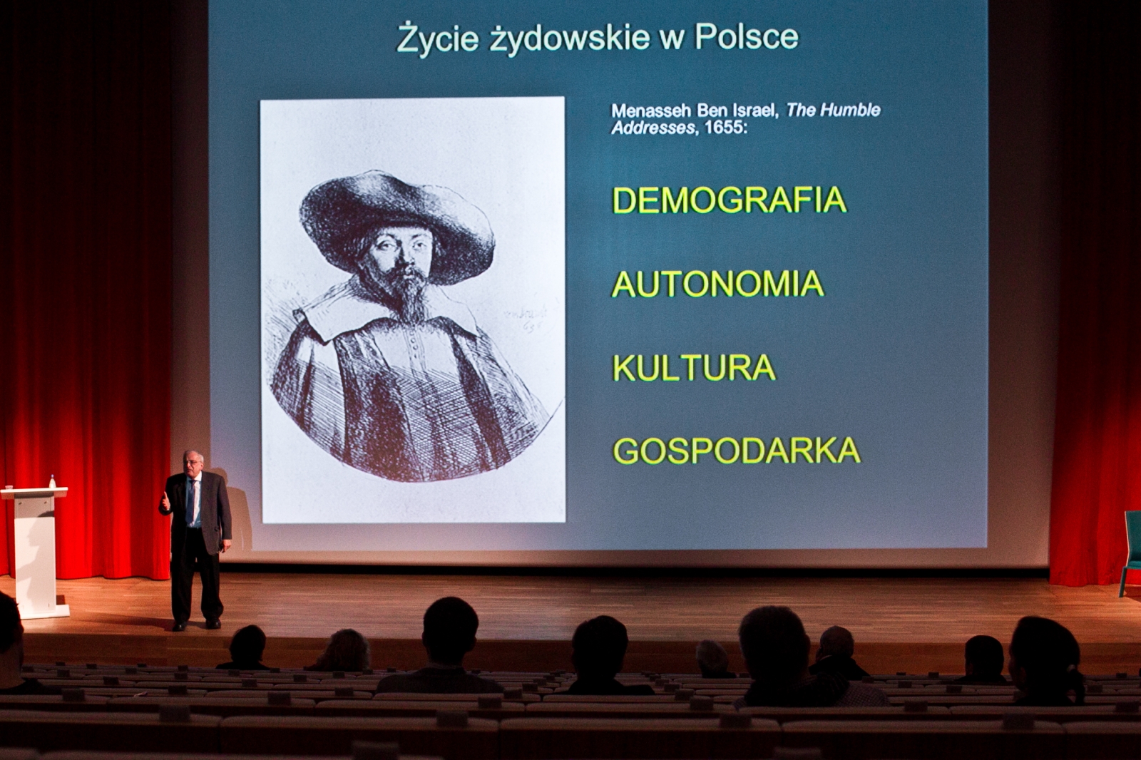 Na slajdzie napis życie żydowskie w Polsce.