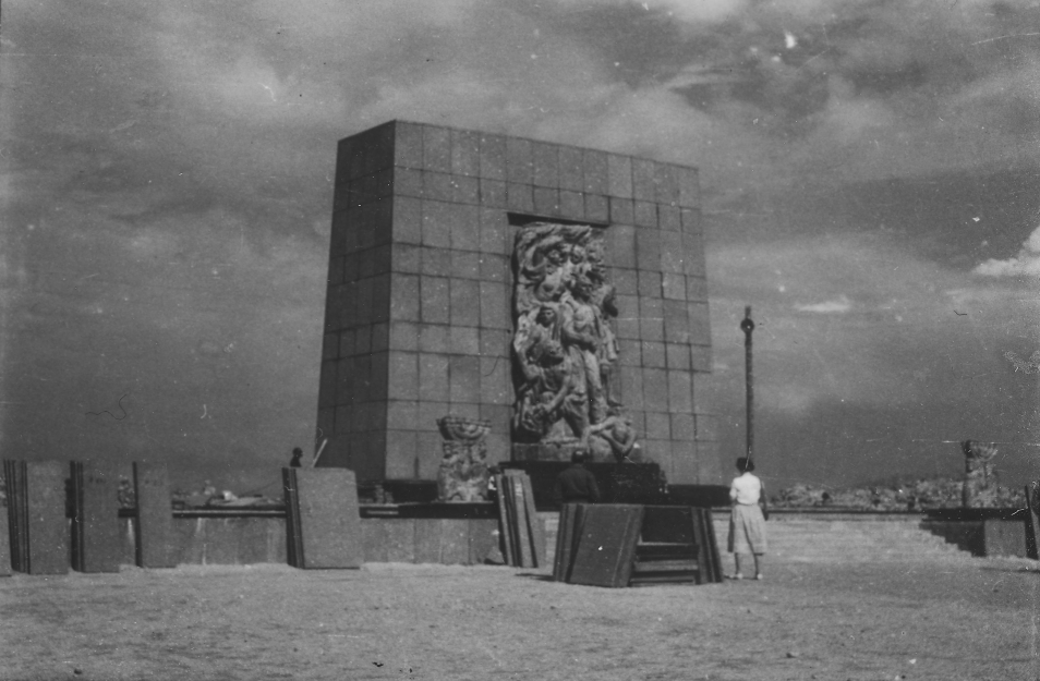 Pomnik Bohaterów Getta 1948