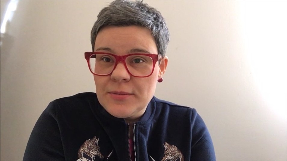 Na obrazie widzimy Dominikę Cieślikowską - prowadzącą wykład. 