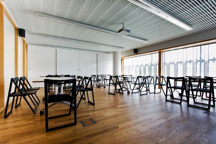 Pusta sala edukacyjna