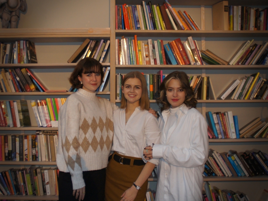 Trzy licealistki - założycielki projektu "Nasze Awar".