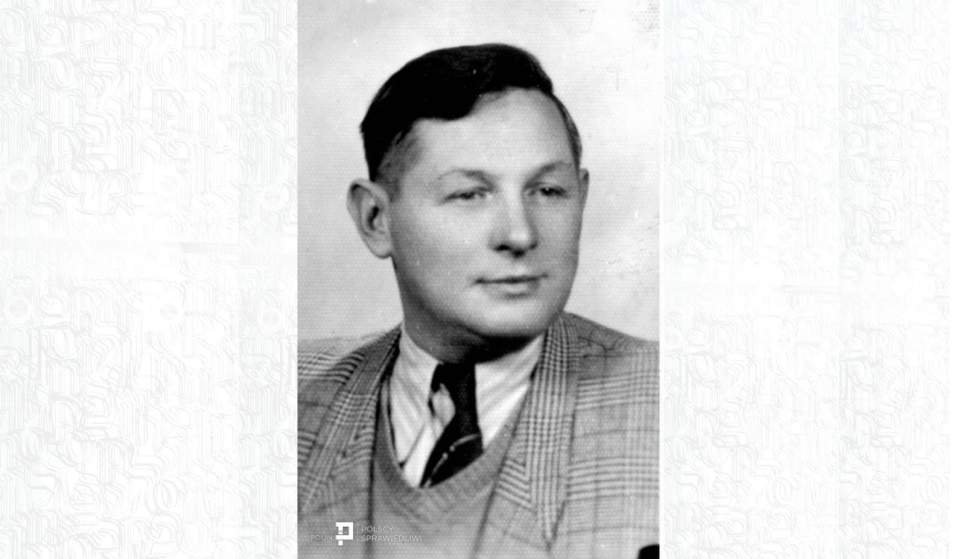 Fotografia portretowa Stanisława Chmielewskiego - młodego bruneta w krawacie, koszuli, swetrze i garniturze.