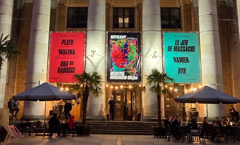 Pałac Kultury w Warszawie, w którym znajduje się Bar Studio.