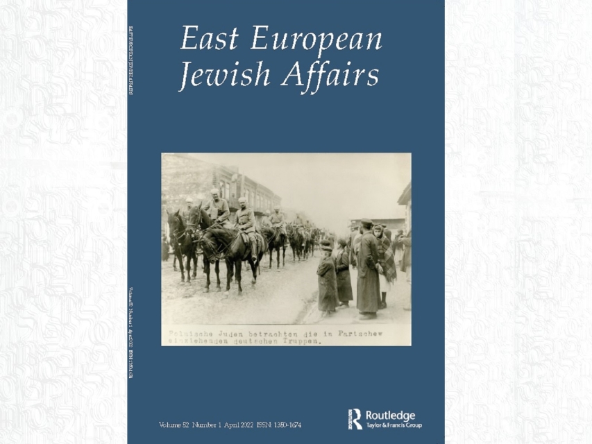 Okładka czasopisma "East European Jewish Affairs" z archiwalnym, czarno-białym zdjęciem.