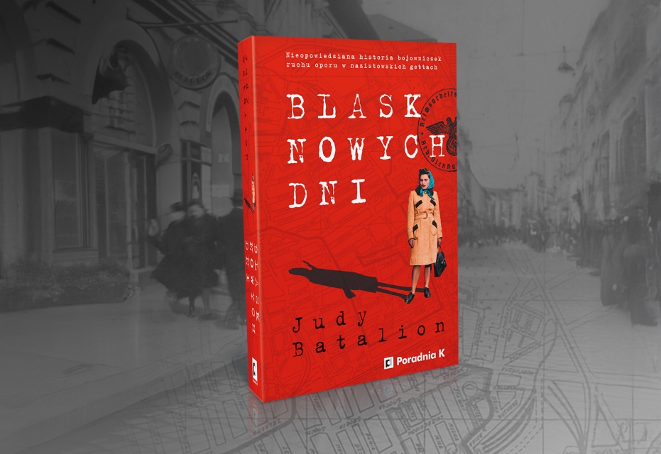 Książka "Blask nowych dni" na tle archiwalnego zdjęcia.