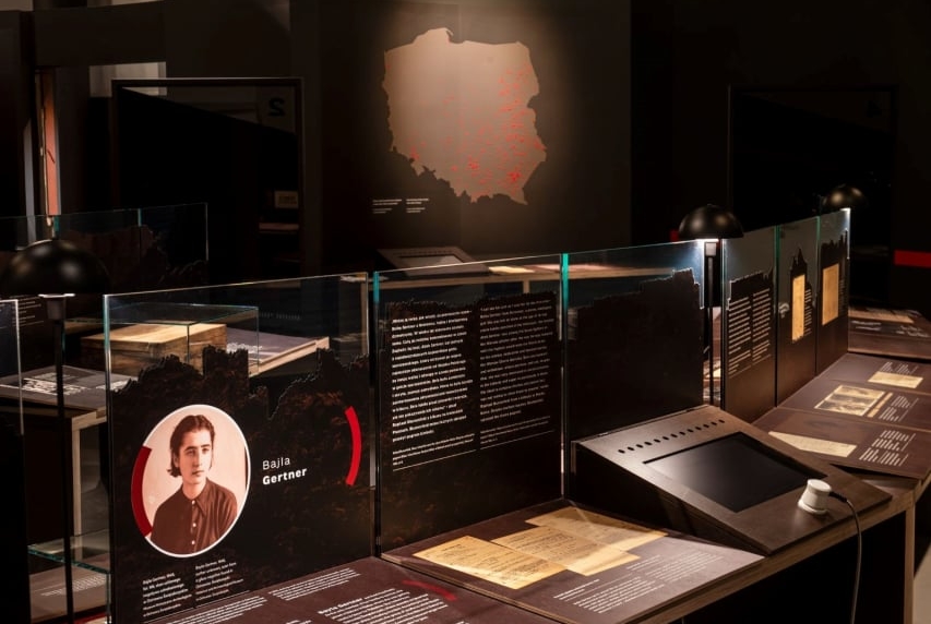 Przestrzeń wystawy czasowej "1945. Nie koniec, nie początek"
