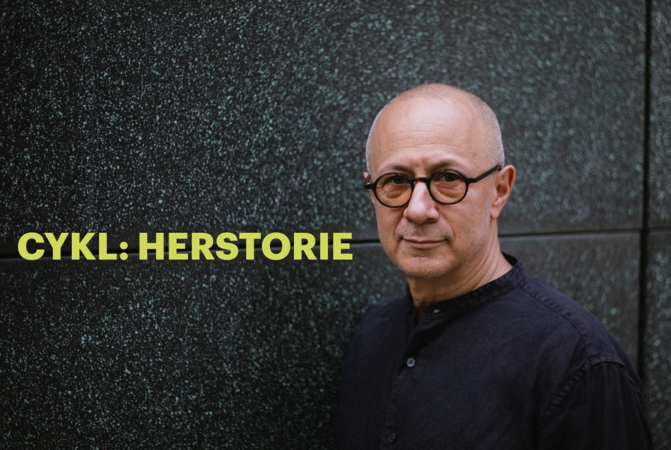 Mikołaj Grynberg. Obok napis cykl: Herstorie.