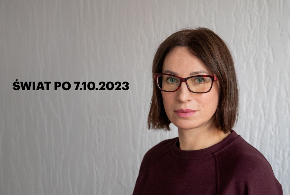 Po prawej stronie Anna Wacławik, po lewej - napis "Świat po 7.10.2023".