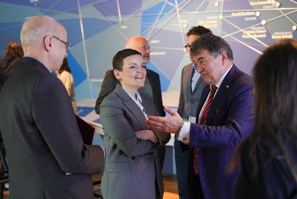 Dyrektor Muzeum POLIN prof. Dariusz Stola, Ministra Kultury i Dziedzictwa Narodowego Marta Cienkowska, Ambasador Królestwa Norwegii w Polsce Øystein Bø