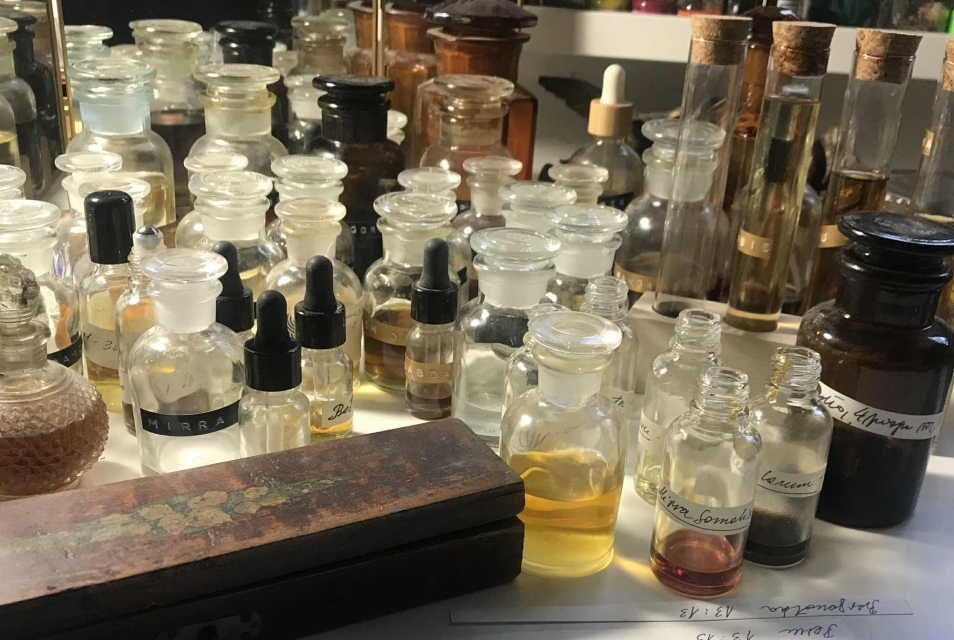 Buteleczki z perfumami (1)
