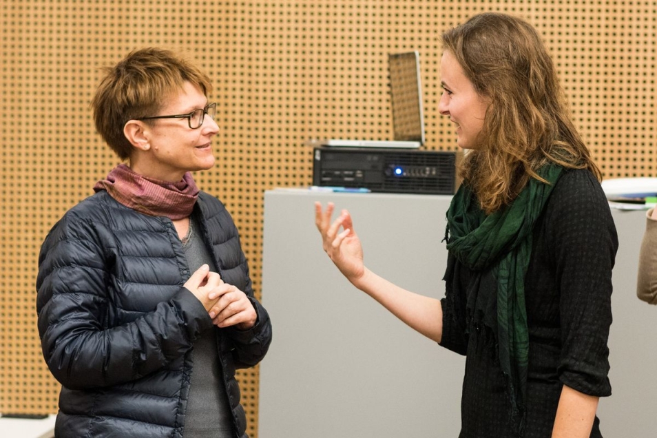 Eliane Esther Bots, artystka i reżyserka, w czasie swojego pobytu w Warszawie przeprowadziła szereg rozmów z mieszkańcami miasta