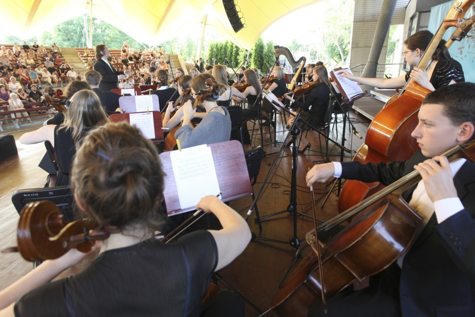 Koncert orkiestry symfonicznej.