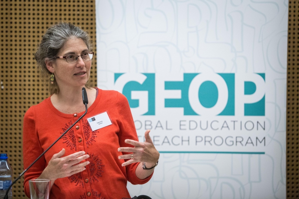 Gabriela Safran, profesor Uniwersytetu Stanforda.