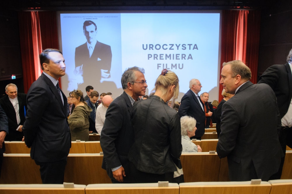 Goście na uroczystej premierze filmu o Janie Karskim.