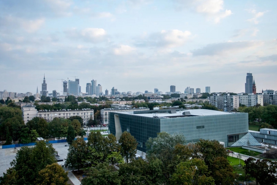 Panorama Warszawy i powstające Muzeum POLIN, maj 2013.