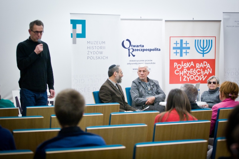 Prelegenci i uczestnicy dyskusji "Uwierzyć w muzeum"