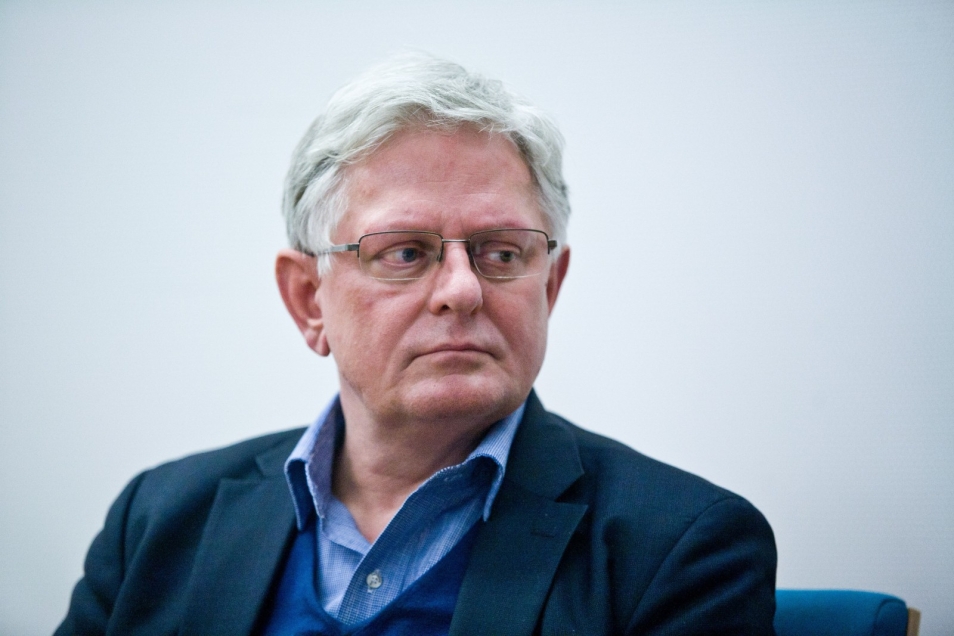 Zdjęcie portretowe jednego z panelistów debaty o marcu '68
