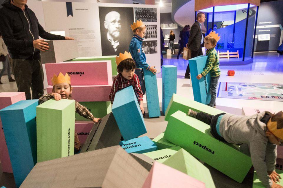 W Polsce króla Maciusia, jenga demokracji, wystawa, Muzeum POLIN