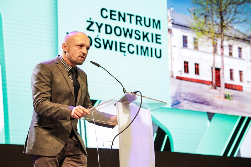 Nagrodę Specjalną otrzymała instytucja pozarządowa -  Centrum Żydowskie w Oświęcimiu. Statuetkę – rzeźbę autorstwa Faustyny Makaruk – odebrał dyrektor instytucji, Tomasz Kuncewicz.