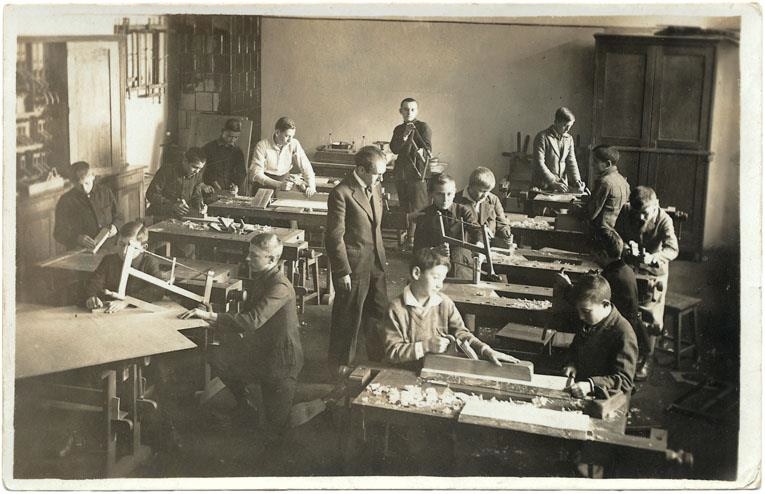 Bruno Schulz w Państwowym Gimnazjum w Drohobyczu, 19 maja 1934 roku.