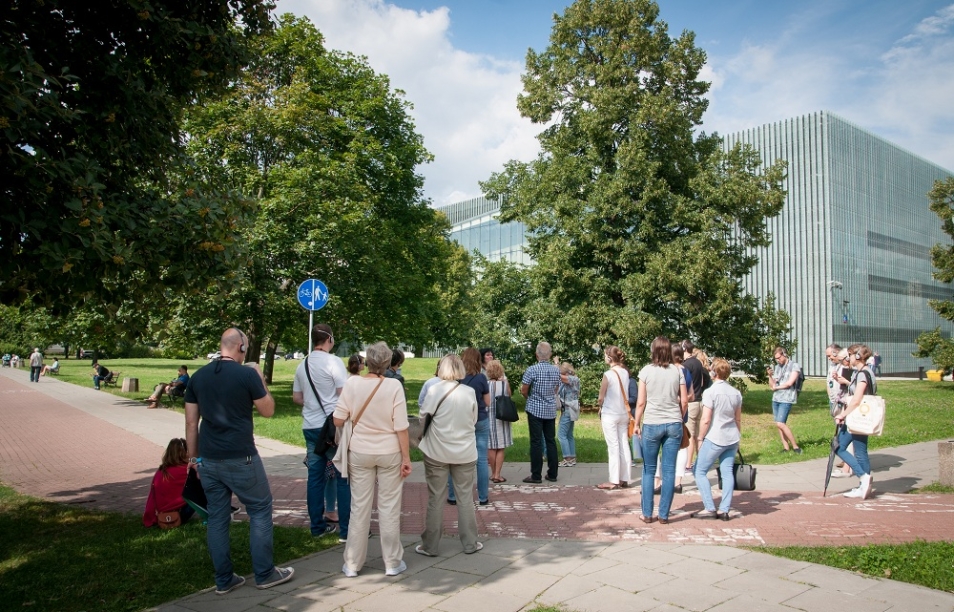 Spacer przy Muzeum POLIN.