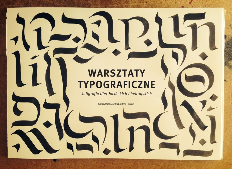 Plansza z napisem warsztaty typograficzne.