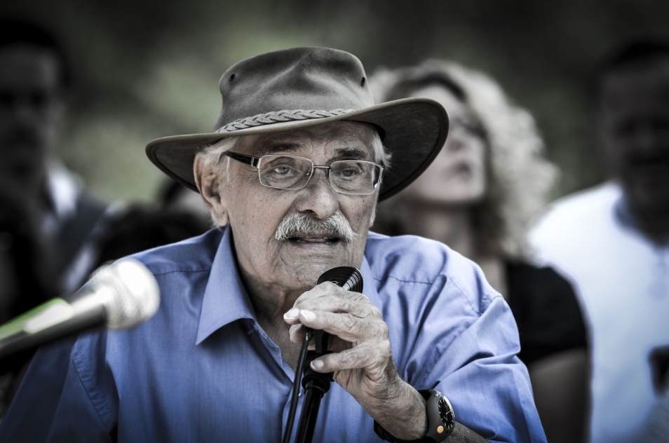 Samuel Willenberg – polsko-izraelski rzeźbiarz i malarz, były więzień Treblinki, podczas spotkania. 