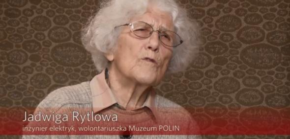 Kadr z filmu, na zdjęciu Jadwiga Rytlowa, podpis: Jadwiga Rytlowa, inżynier elektryk, wolontariuszka Muzeum POLIN