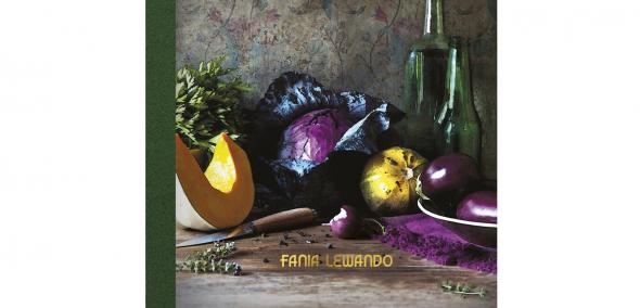 Okładka książki, na której są warzywa oraz tytuł i autorka: Fania Lewando "Dietorajska kuchnia żydowska"