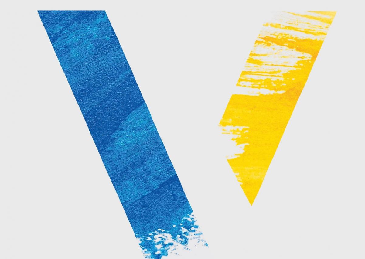 Na grafice litera V w kolorach flagi ukraińskiej - niebieskim i żółtym.