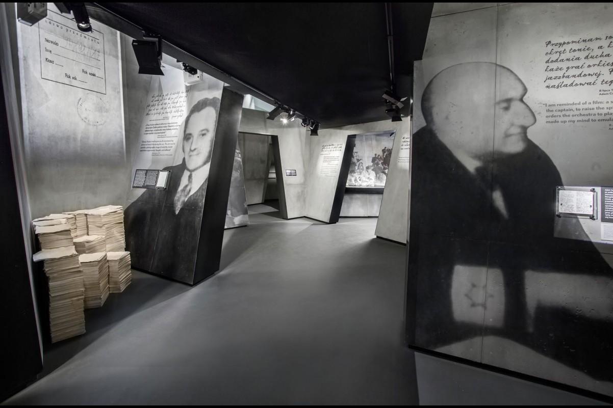 Zdjęcie z Galerii Zagłada na wystawie "1000 lat historii Żydów polskich" Muzeum POLIN