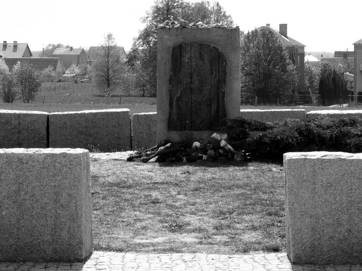 Pomnik ku czci pamięci Żydów pomordowanych w Jedwabnem